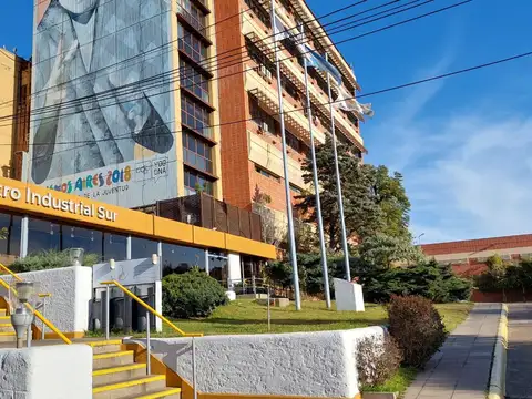 Nave Industrial en  el Centro Industrial Sur de 160 mtrs ideal oficina o deposito