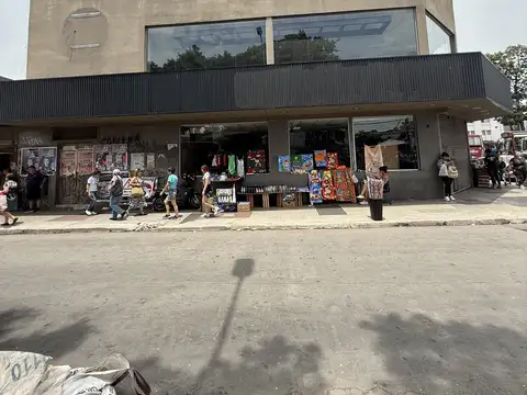 Local en Alquiler Via Púb.