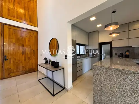 Casa en Venta en Alvarez Del Bosque, USD 240.000