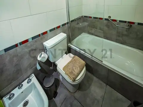 ESMERALDA 900, Piso 5