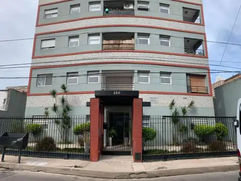DEPARTAMENTO TRES AMBIENTES CON COCHERA Y BAULERA