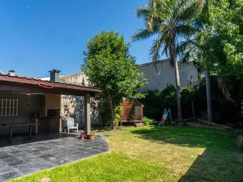 Casa 5 ambientes con 3 baños
