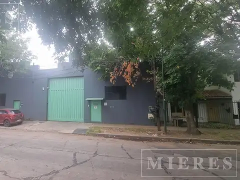 Depósito de 1000 m2 en Venta/ Alquiler en Villa Adelina