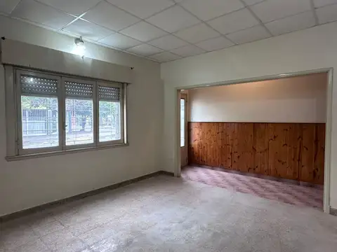 Casa 3 ambientes con 2 baños