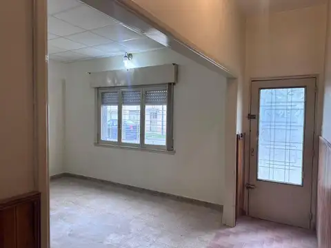 VENTA casa 3 ambientes con patio y cochera en  SAN JUSTO