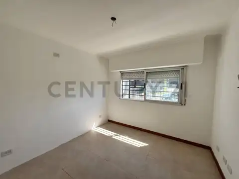 133 Y 518 - CASA EN VENTA DE 3 DORMITORIOS CON PARQUE Y COCHERA
