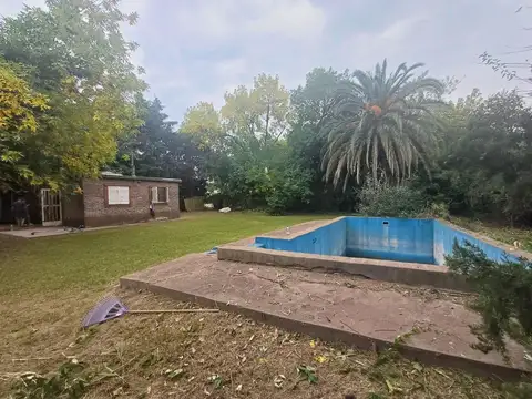 VENDE TRES LOTES LINDEROS EN Grl RODRIGUEZ CON CONSTRUCION