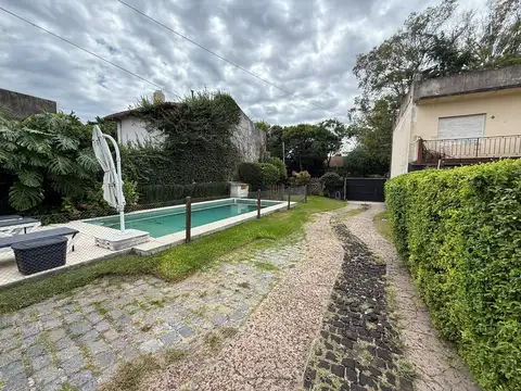 Casa 5 ambientes con 1 baño