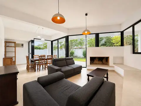 Casa 3 ambientes con 2 baños