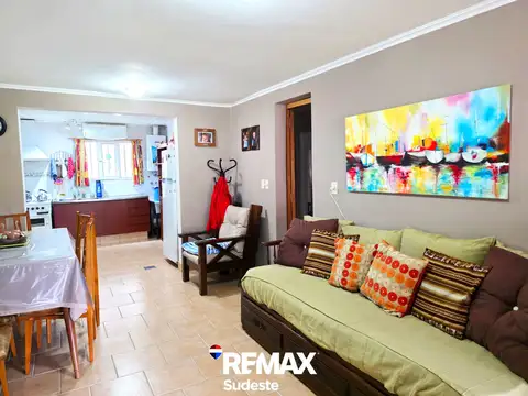 Casa con jardín. APTA CREDITO. Monte Hermoso