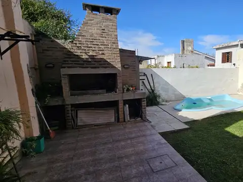 Casa 5 ambientes con 3 baños