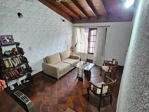 Casa en Venta con 6 cocheras