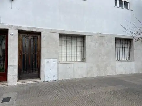 VENTA PH 4 AMBIENTES CON PATIO REFACCIONAR