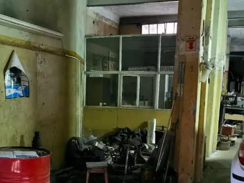 LOCAL APTO TALLER .-DEPOSITO