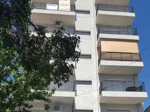 Ovidio Lagos al 1200