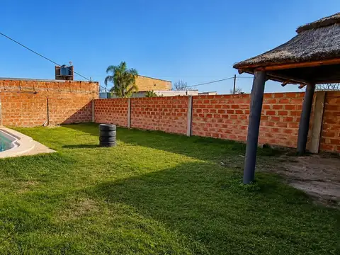 Alquiler Casa 1 Dormitorio con Patio y Pileta