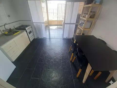 Departamento 2 ambientes con amplio balcón - Villa Ballester