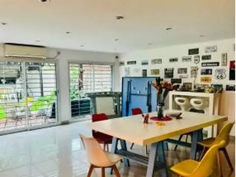 Casa en Alquiler Temporal con 2 cocheras