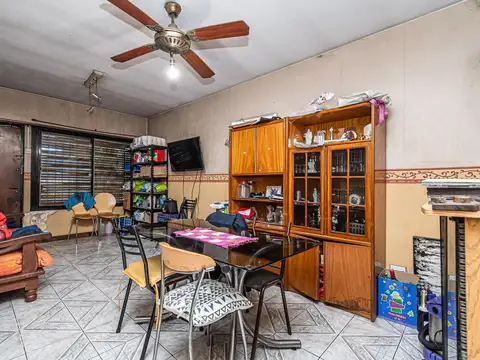 Casa 5 ambientes con 2 baños