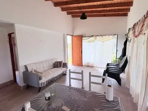 Casa 3 ambientes con 1 baño