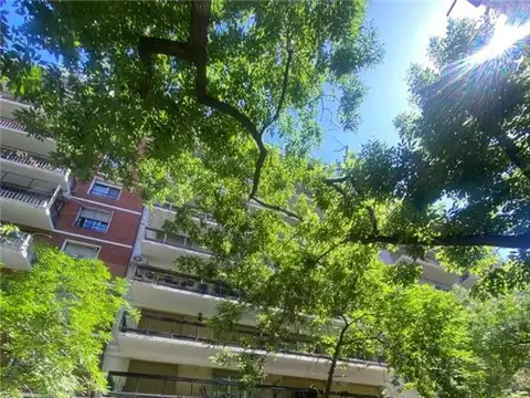 EDIFICIO MODERNO CON BUENA COCHERA FIJA - AL FRENTE, ENTRE DOS AVENIDAS PRESTIGIOSA, ALVEAR y QUINTANA