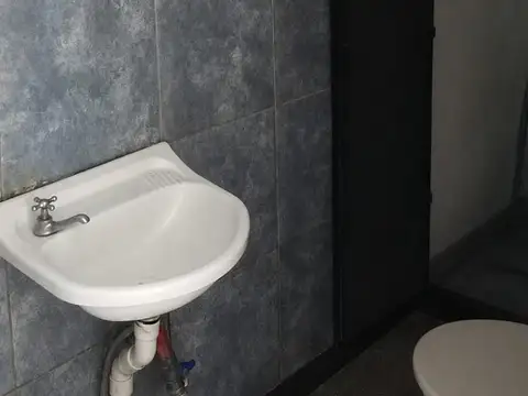 Local en Alquiler en Adrogue, $ 700.000