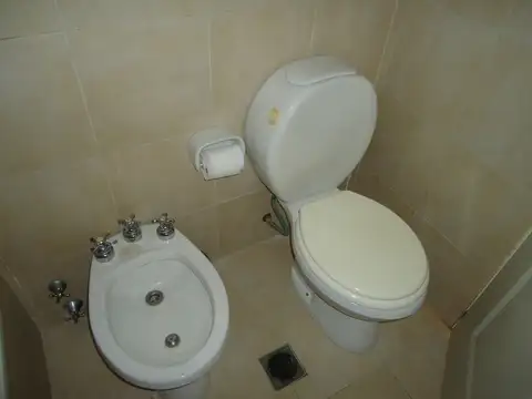 3 ambientes frente seminuevo balcon con lavadero bajas expensas. consulte.
