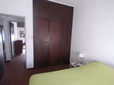 CASA EN VENTA,  3 DORMITORIOS EN BARRIO CATEDRAL.