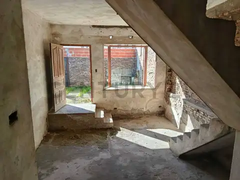 Terreno en Venta en Bernal, USD 99.000