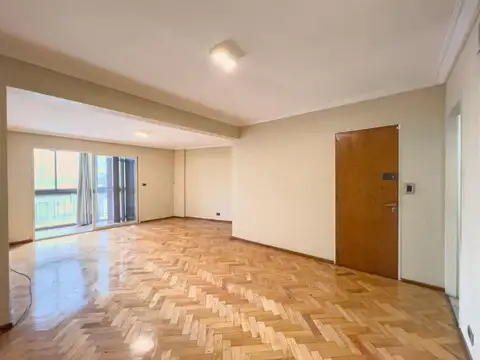 DEPARTAMENTO DE 3 DORMITORIOS   COCHERA SOBRE Av. PELLEGRINI