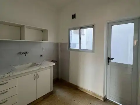 DEPTO EN PLANTA ALTA MENDEZ MTS DE MITRE WILDE 1ERO B