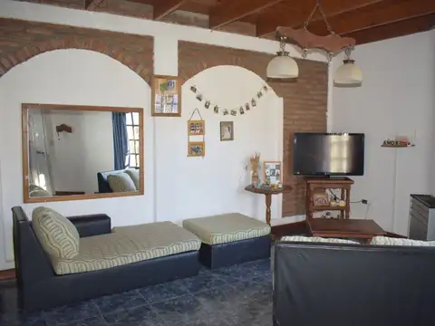 CASA EN VENTA SAN MIGUEL DEL MONTE 4 AMBIENTES