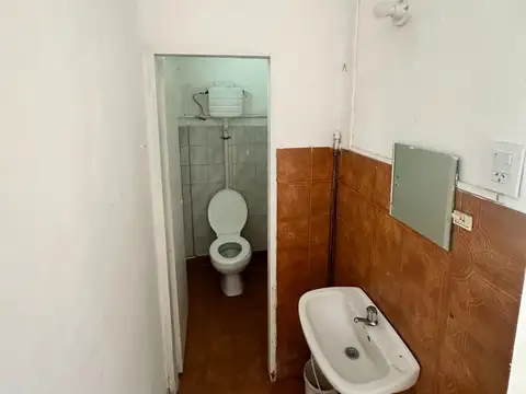 Local en Alquiler en Gregorio de Laferrere, $ 450.000