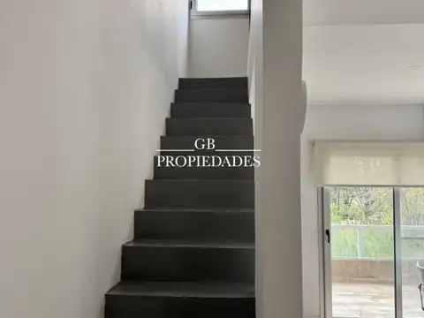 Departamento en Alquiler con 1 cocheras