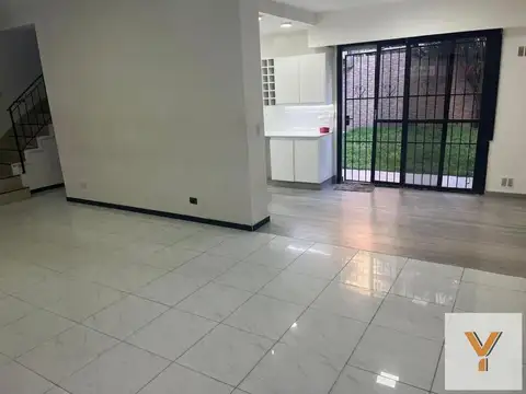 PH en venta - 4 Dormitorios 2 Baños - Villa Urquiza