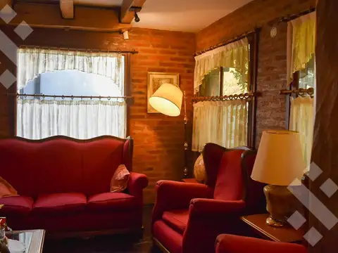 Venta Casa 4 dormitorios-Coronel Diaz-San Martin de los Andes