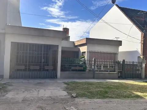 VENTA CASA 3 ambientes VILLA LUZURIAGA