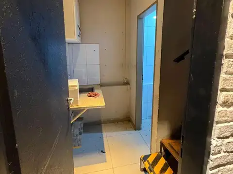 Local Comercial sobre Avenida Arieta. Excelente Ubicacion