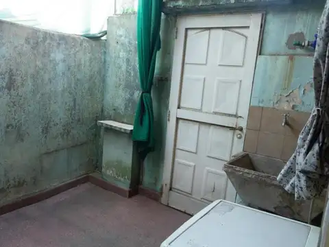 Depto Tipo Casa en Venta 50 años