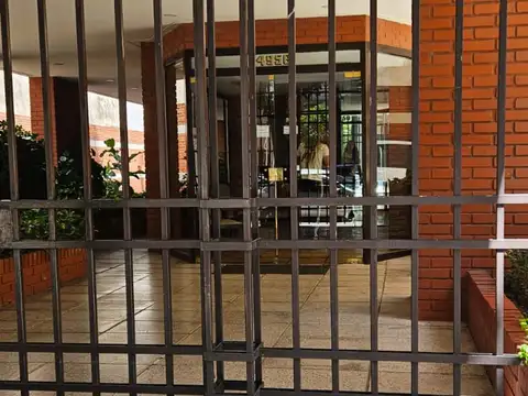 Excelente piso de 2 ambientes con balcon perimetral