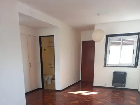 Av Maipu al 1800