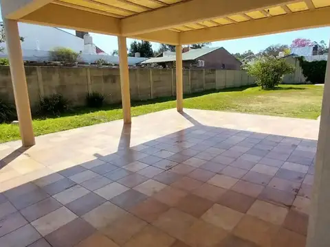 Casa en Venta en Capitan Bermudez, USD 145.000