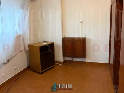ALQUILER COMODO MONOAMBIENTE DIVIDIDO Y EQUIPADO EN QUILMES CENTRO.