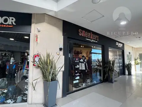 Local en Venta en Guillermo E Hudson, USD 100.000