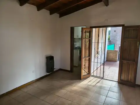 Depto Tipo Casa en Alquiler en El Refugio, $ 600.000