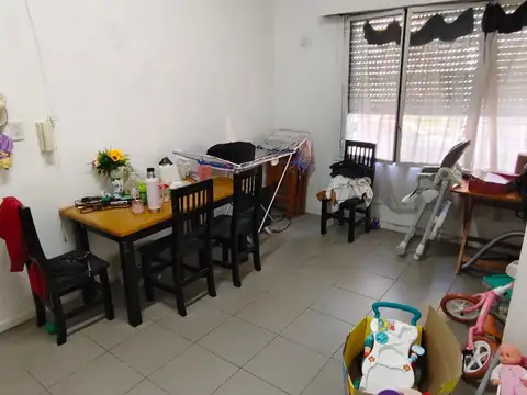 Depto Tipo Casa en Venta 50 años
