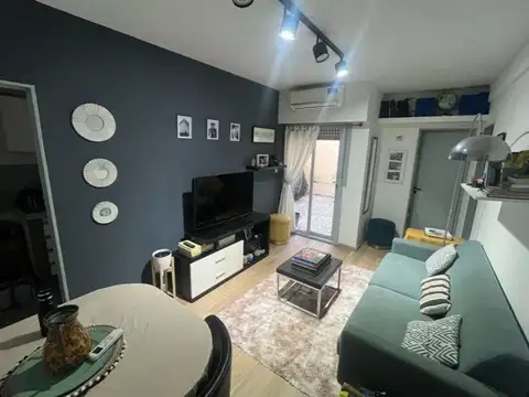 Venta departamento 2 ambientes con patio en Caballito