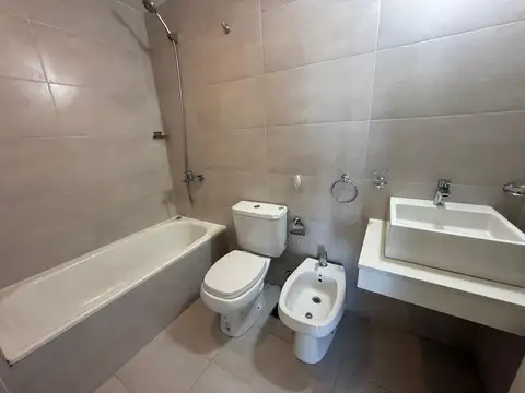 Alquiler Departamento de 4 ambientes con cochera y vistas al Rio Tigre