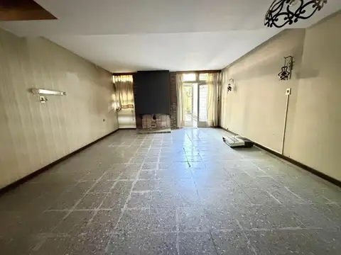 Casa en Venta en Castelar Sur, USD 90.000