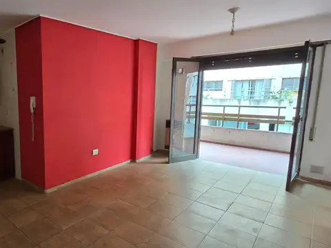 OBISPO TREJO Y ESTRADA - Externo con balcon!